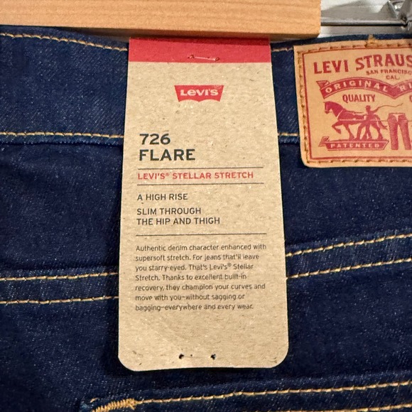 Levis 726 Jeans Womens 31x30 Blue NWT High Rise Flare Dark Wash Y2K Retro - Picture 7 of 12